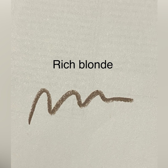 2 Honest Beauty eyebrow pencil - Picture 8 of 16